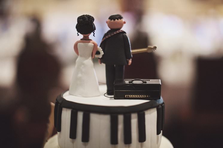 rockin wedding cake :-) 6