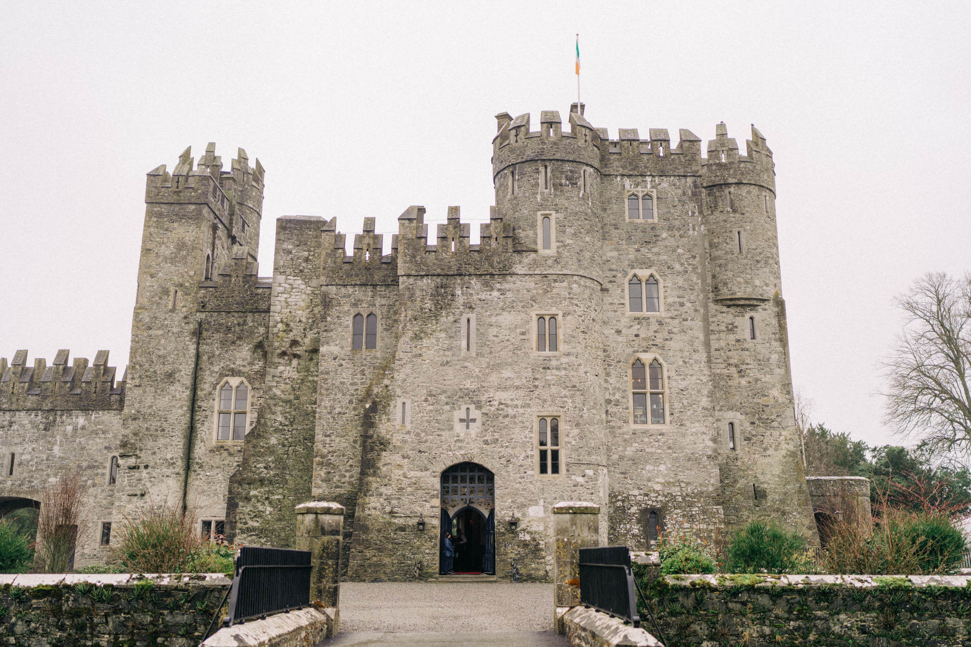 Kilkea Castle Winter wedding - L&J 1